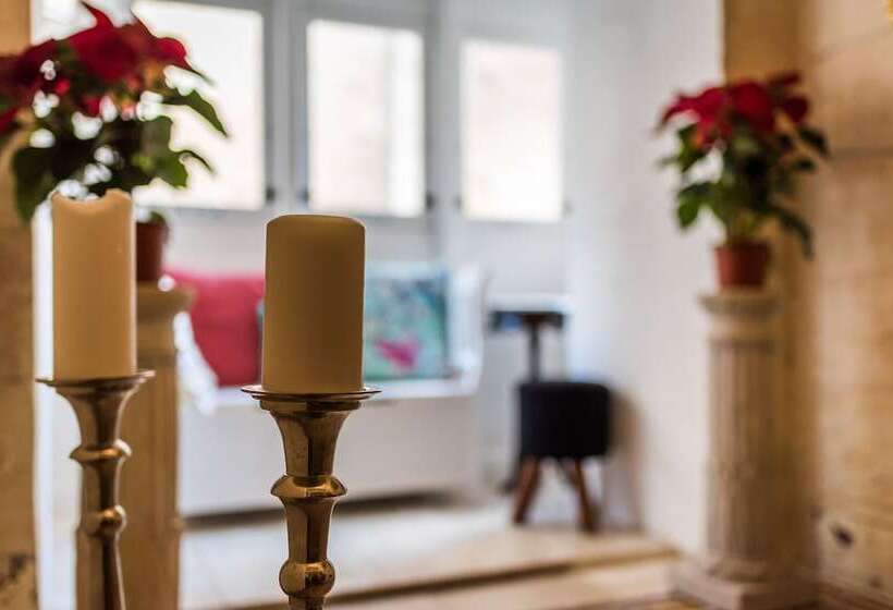 اتاق لوکس با بالکن, Valletta Lucente Guest House