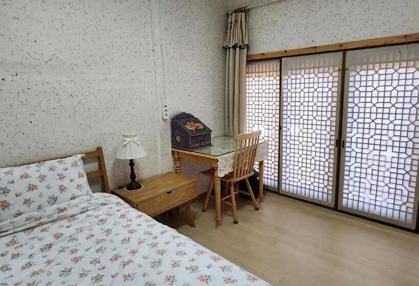 Talo 1 Makuuhuone, Wolyeongchae