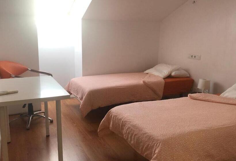 اتاق استاندارد سه نفره, Onefam Madrid