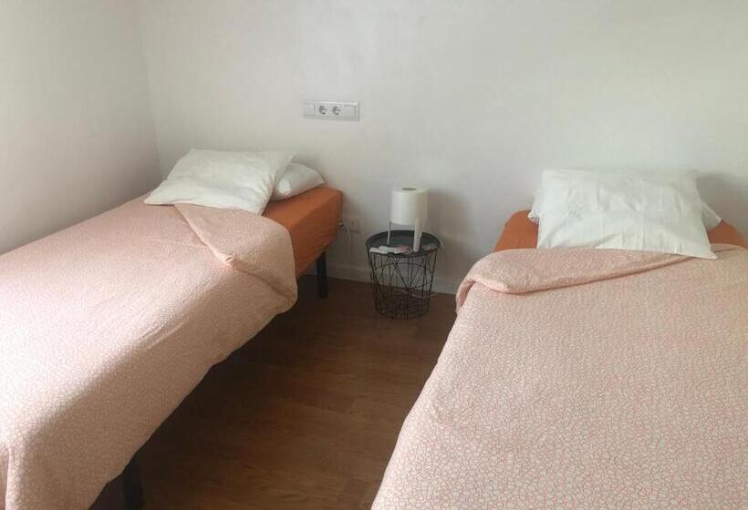 اتاق استاندارد سه نفره, Onefam Madrid