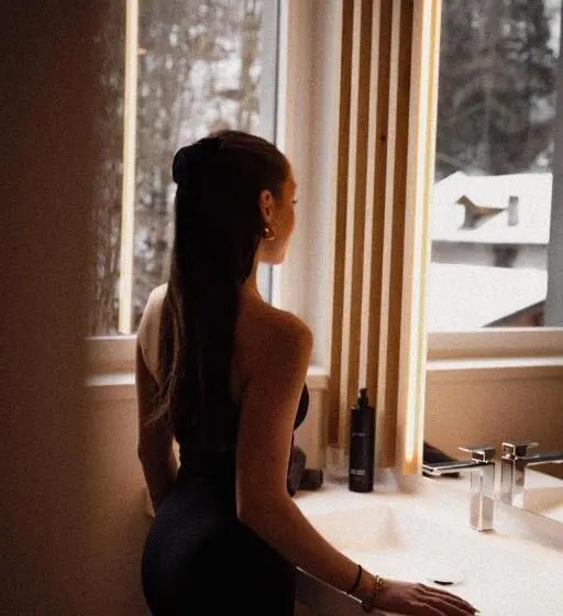 Perhesviitti, Anett