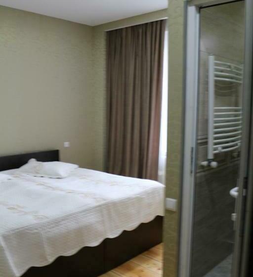 اتاق اکونومی, Guesthouse Suja