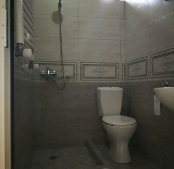 اتاق اکونومی, Guesthouse Suja