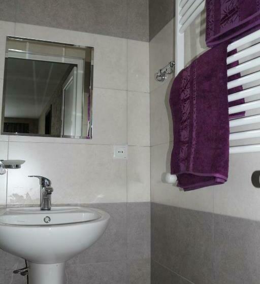 اتاق راحتی سه تخته, Guesthouse Suja