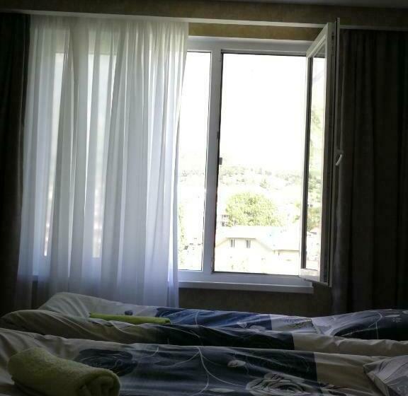 اتاق راحتی سه تخته, Guesthouse Suja