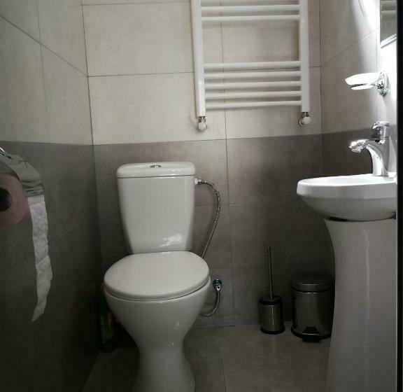 اتاق راحتی سه تخته, Guesthouse Suja