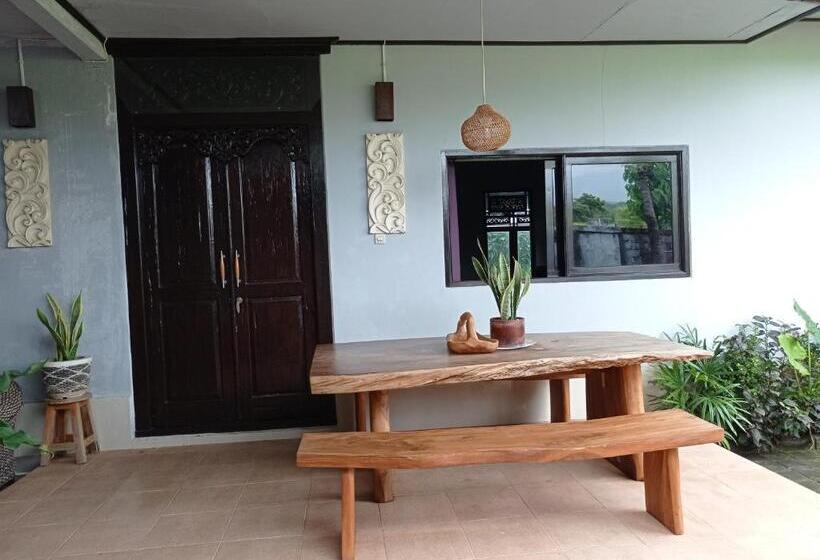 اتاق خانوادگی با چشم‌انداز دریا, Khrisna Sunrise Homestay Tulamben