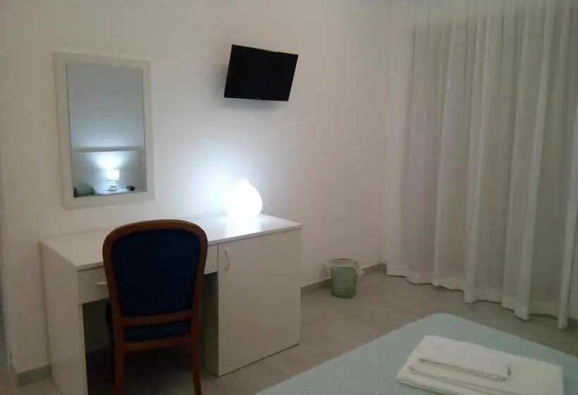 Deluxe Kolmen Hengen Huone, Al Saliceto