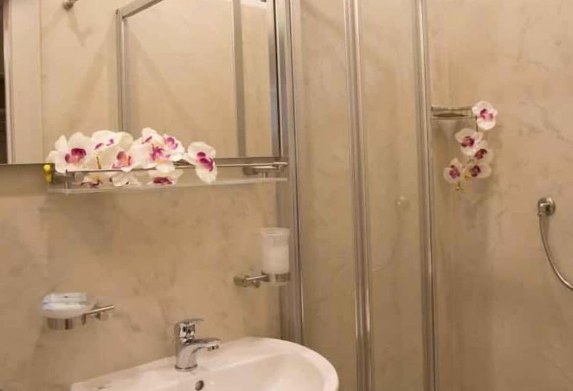 اتاق استاندارد یک نفره, La Magione