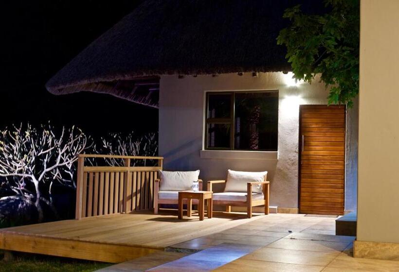 بانگلوی استاندارد, Normarie's Guesthouse