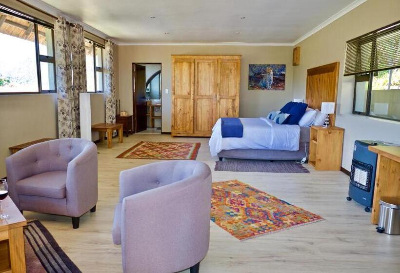 بانگلوی استاندارد, Normarie's Guesthouse