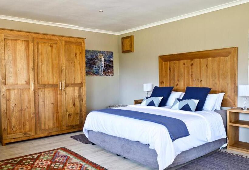 بانگلوی استاندارد, Normarie's Guesthouse