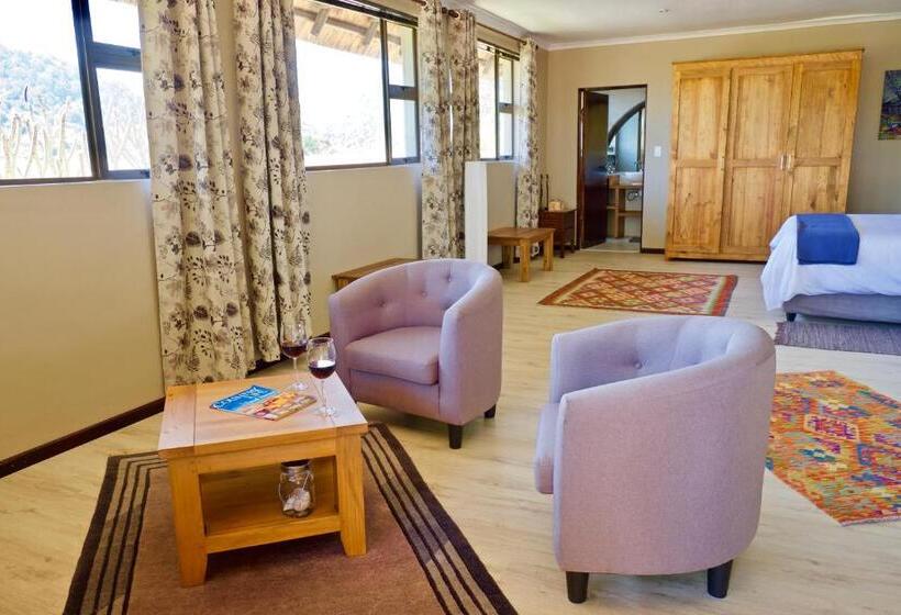 بانگلوی استاندارد, Normarie's Guesthouse