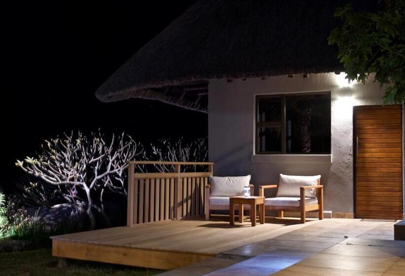 بانگلوی استاندارد, Normarie's Guesthouse