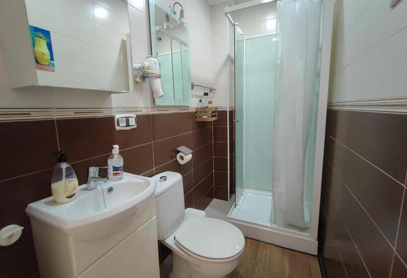 سوییت خانوادگی, Sleeping Sarria