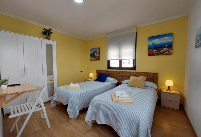 اتاق استاندارد با سرویس بهداشتی مشترک, Sleeping Sarria