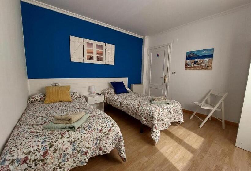 اتاق استاندارد با سرویس بهداشتی مشترک, Sleeping Sarria
