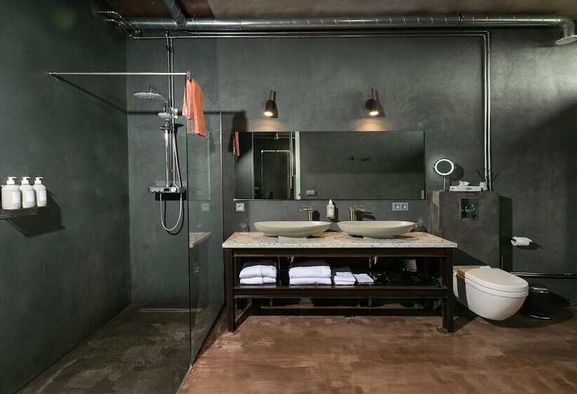 سوئیت برای معلولان, 360 Hotel & Thermal Baths