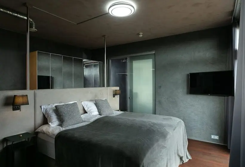 سوئیت برای معلولان, 360 Hotel & Thermal Baths