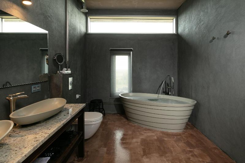 سوئیت برای معلولان, 360 Hotel & Thermal Baths