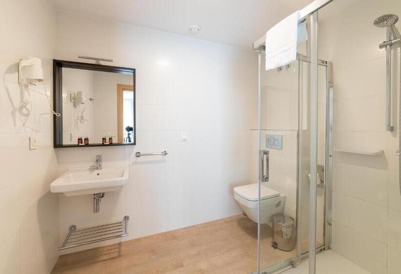 اتاق سوپریور با چشم‌انداز شهر, Atotxa Rooms