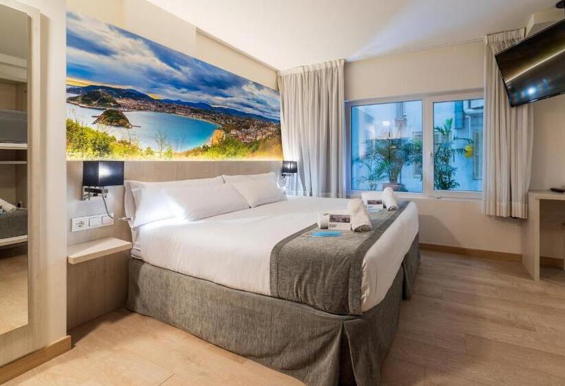 חדר קלאסי לארבעה, Atotxa Rooms