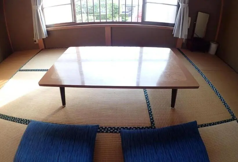 バスルーム共同エコノミー4人部屋, Guesthouse Sora