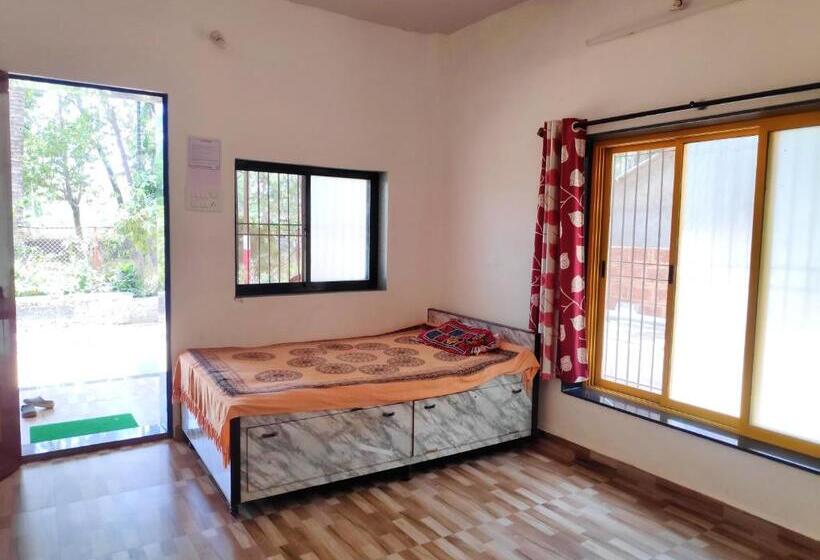 Standard-bungalow 2 Makuuhuonetta, Ashish Baug Cottage