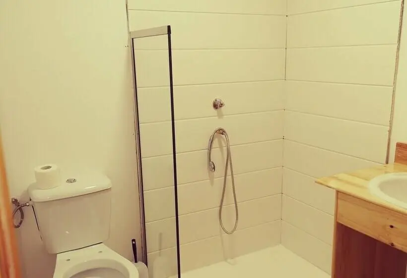 تختخواب در اتاق مشترک, Crucesinn Albergue   Hostel