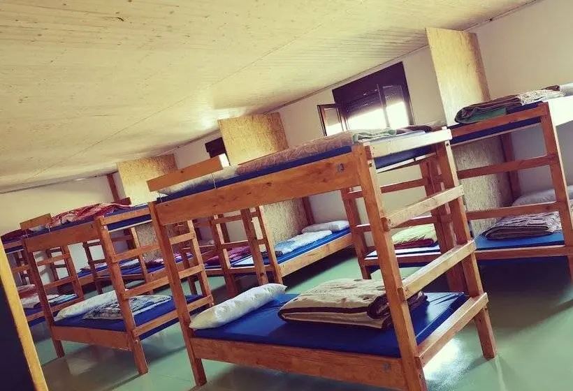 تختخواب در اتاق مشترک, Crucesinn Albergue   Hostel