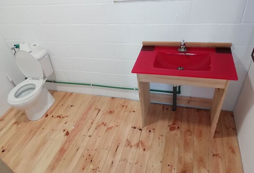 ルームシェアのワンベッド, Crucesinn Albergue   Hostel