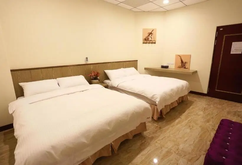 اتاق استاندارد چهارنفره با بالکن, Changju Hotel 附免費停車位