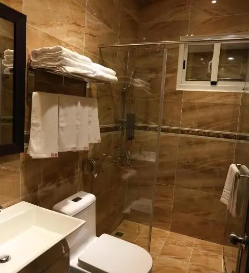 اتاق استاندارد چهارنفره با بالکن, Changju Hotel 附免費停車位