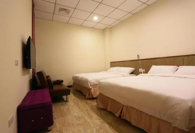 Economy Quadruple Room, Changju Hotel 附免費停車位