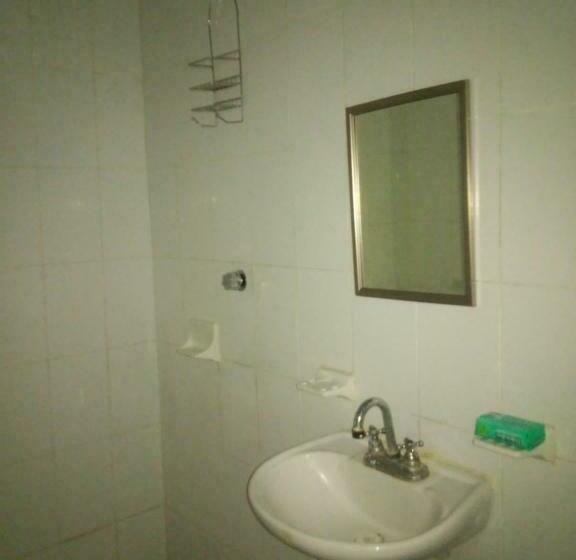 Quarto Triplo Basic, Posada La Istmeña