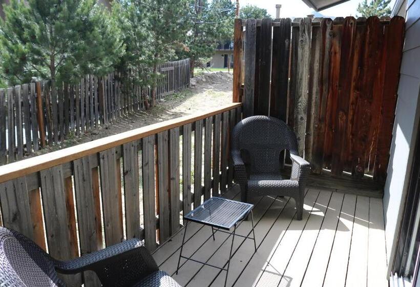 מיטת קינג בסוויטה, Columbine Inn