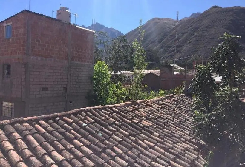 اتاق لوکس, Quilla House 2