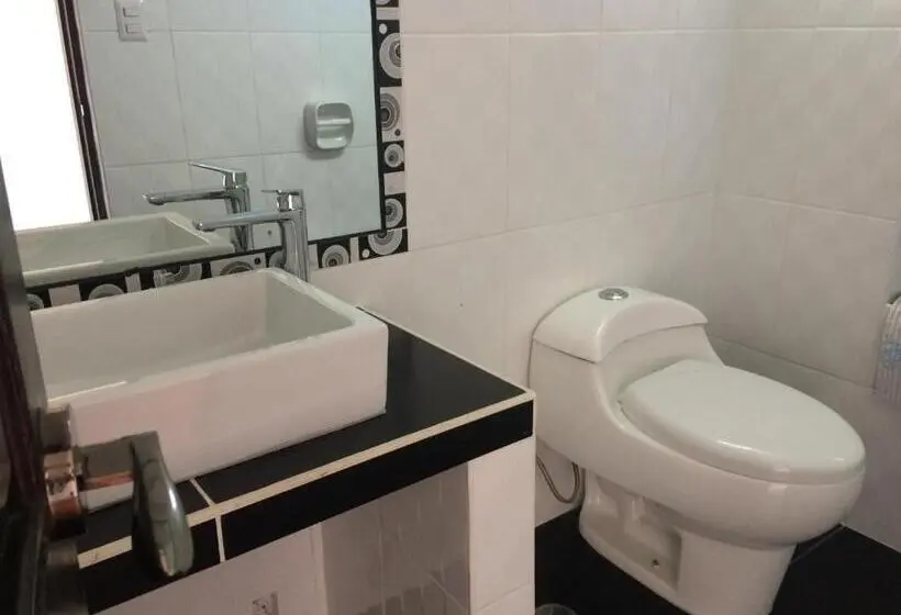 اتاق لوکس, Quilla House 2