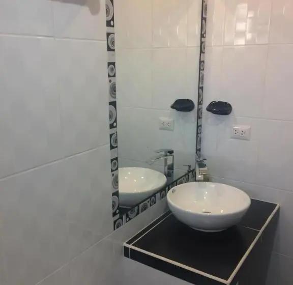 اتاق استاندارد با بالکن, Quilla House 2