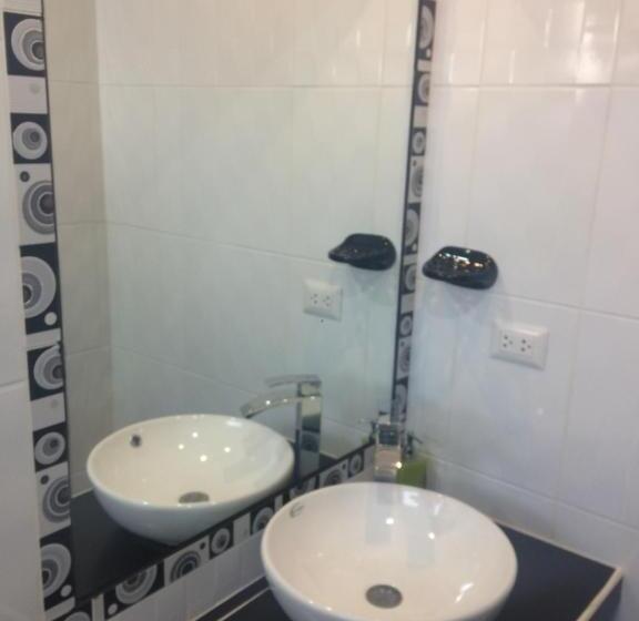 اتاق استاندارد با بالکن, Quilla House 2