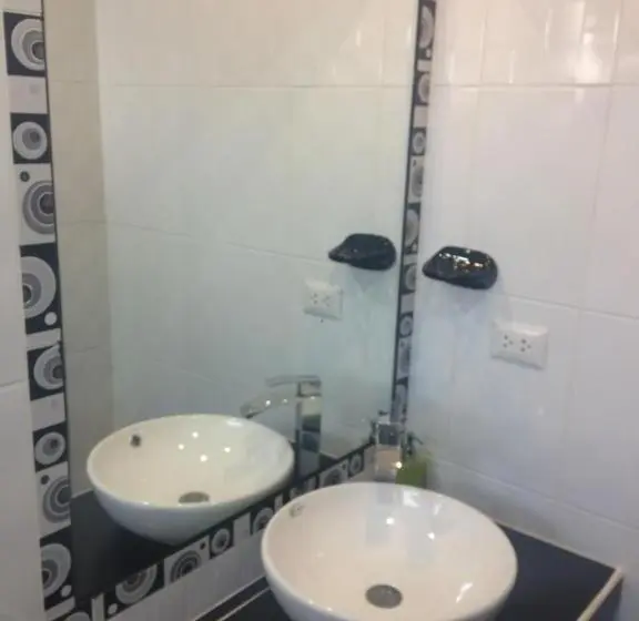 اتاق استاندارد با بالکن, Quilla House 2