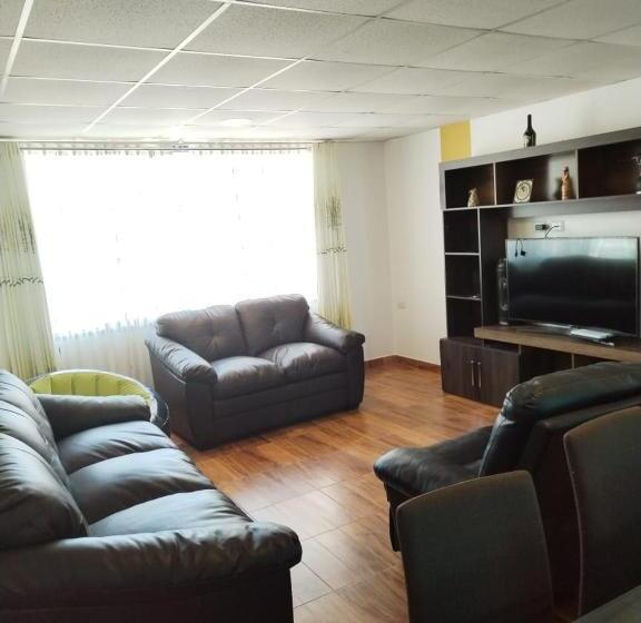 آپارتمان 1 خوابه با تراس, Quilla House 2