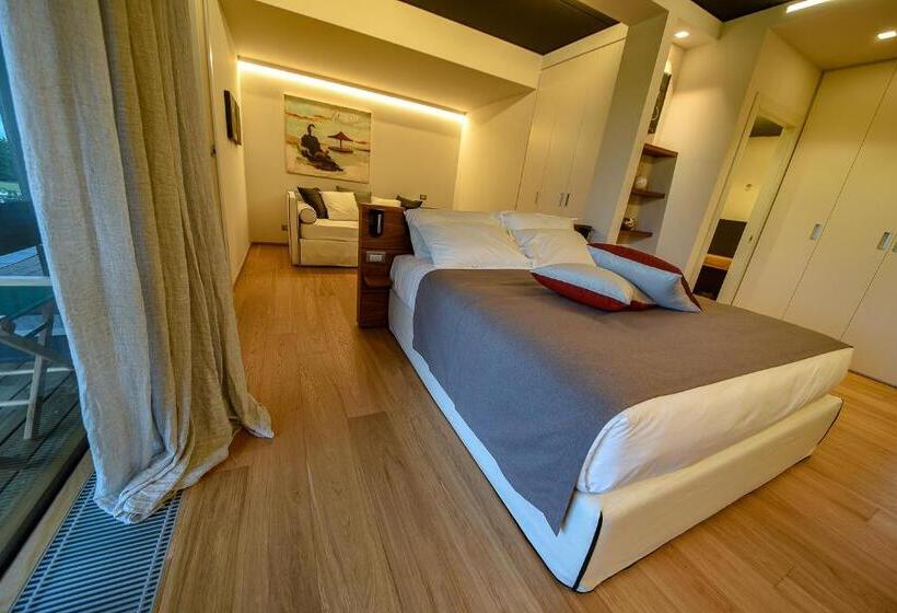 جناح عائلي, Relais Le Rocche