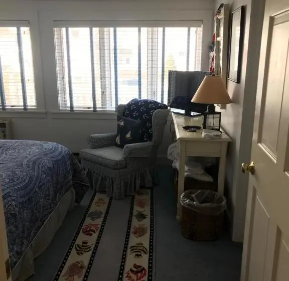 ガーデンビュースタンダードルーム, Topsides Bed & Breakfast