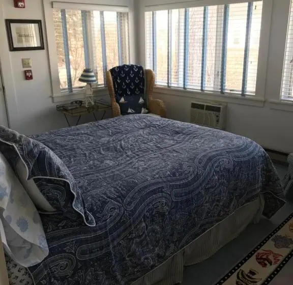 ガーデンビュースタンダードルーム, Topsides Bed & Breakfast