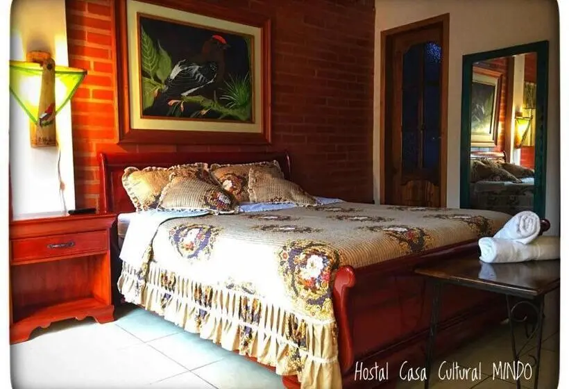 اتاق لوکس با تخت بزرگ, Hostal Casa Cultural Mindo