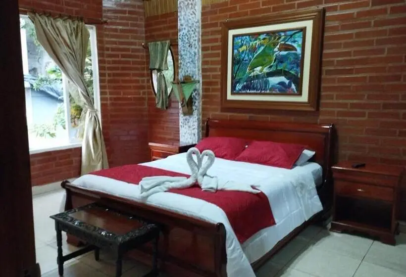 اتاق لوکس با تخت بزرگ, Hostal Casa Cultural Mindo