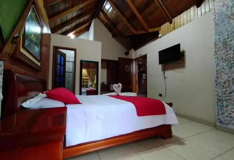 اتاق لوکس با تخت بزرگ, Hostal Casa Cultural Mindo