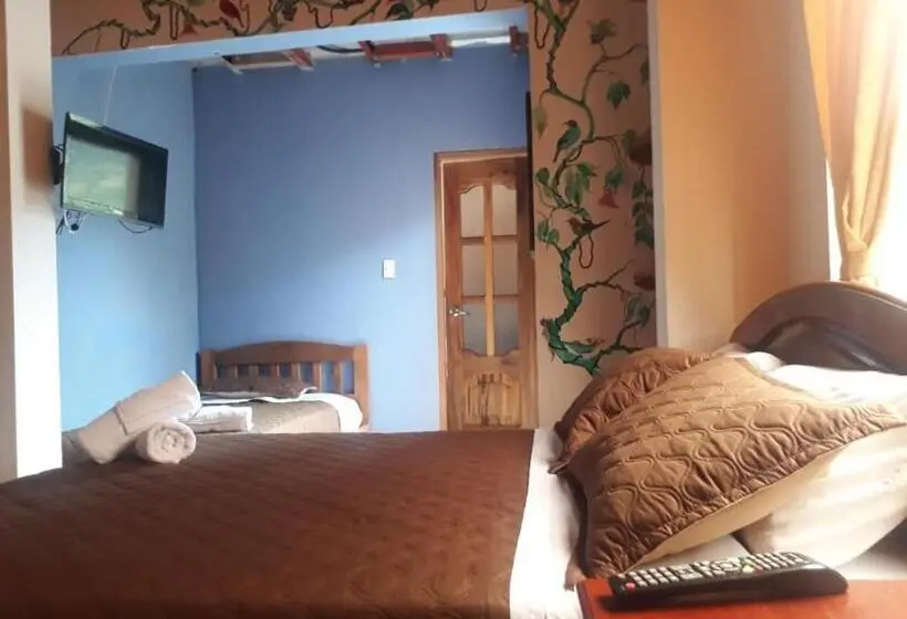 اتاق استاندارد سه تخته با بالکن, Hostal Casa Cultural Mindo