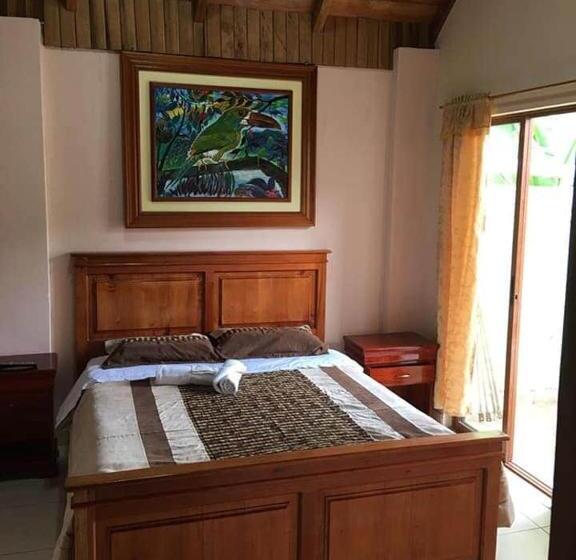디럭스 룸, Hostal Casa Cultural Mindo